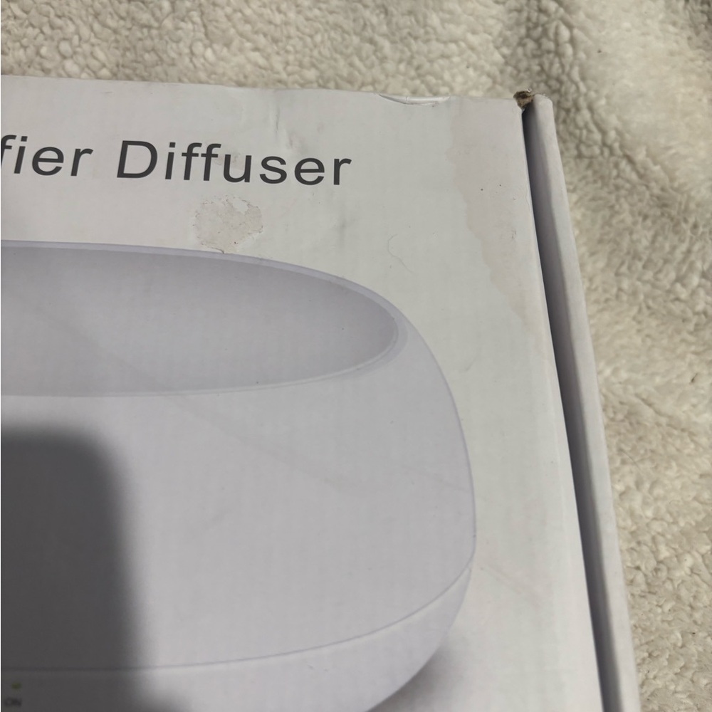 White Humidifier Diffuser - Picture 6 of 7